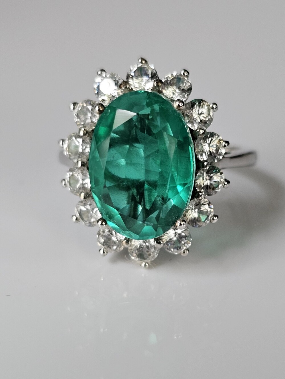 Genuine Emeraldine Quartz and White Zircon Ring Platinum over 925 Size 8…